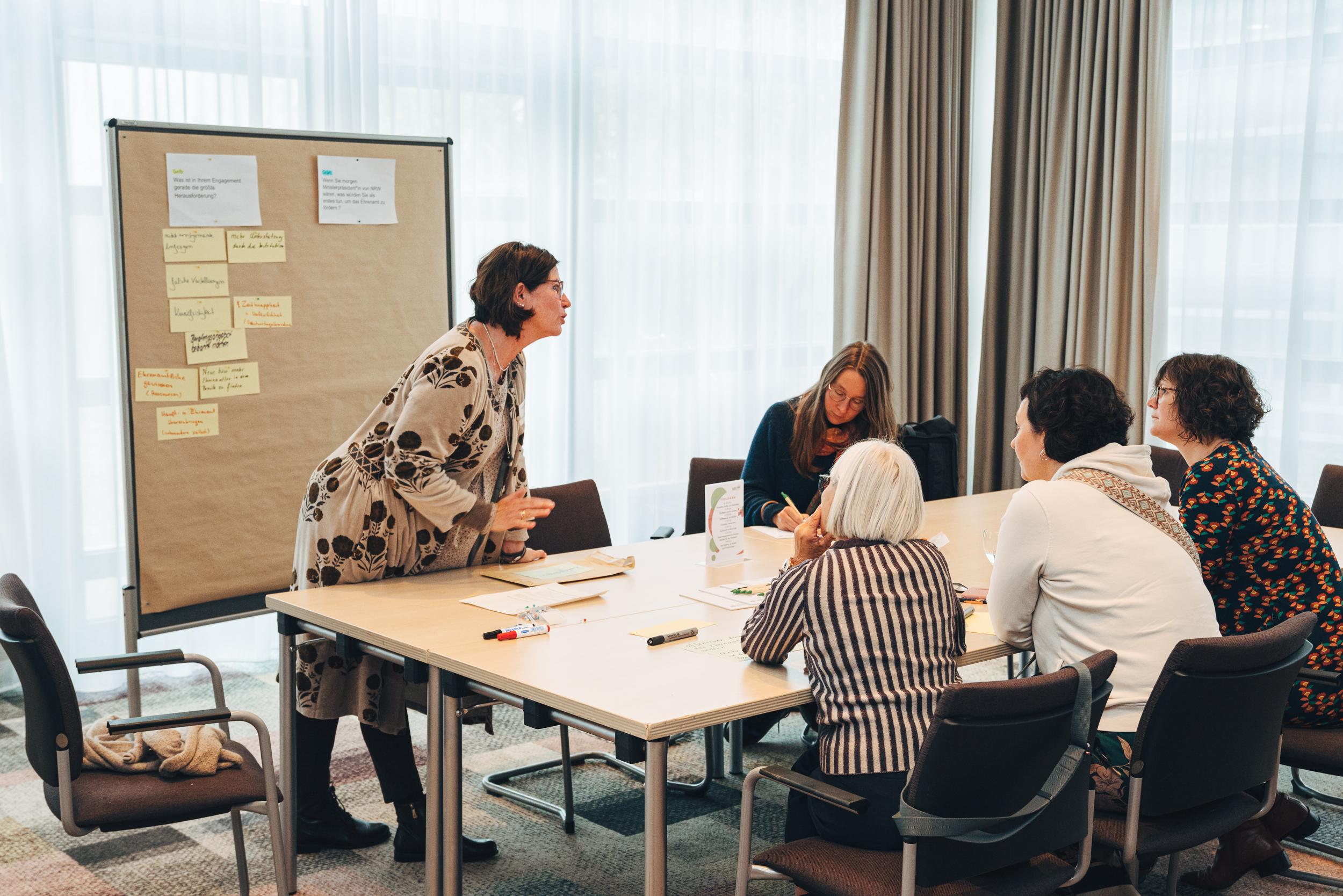 Gruppenbild AG Lebenphasen mit Landtagsabgeordnete