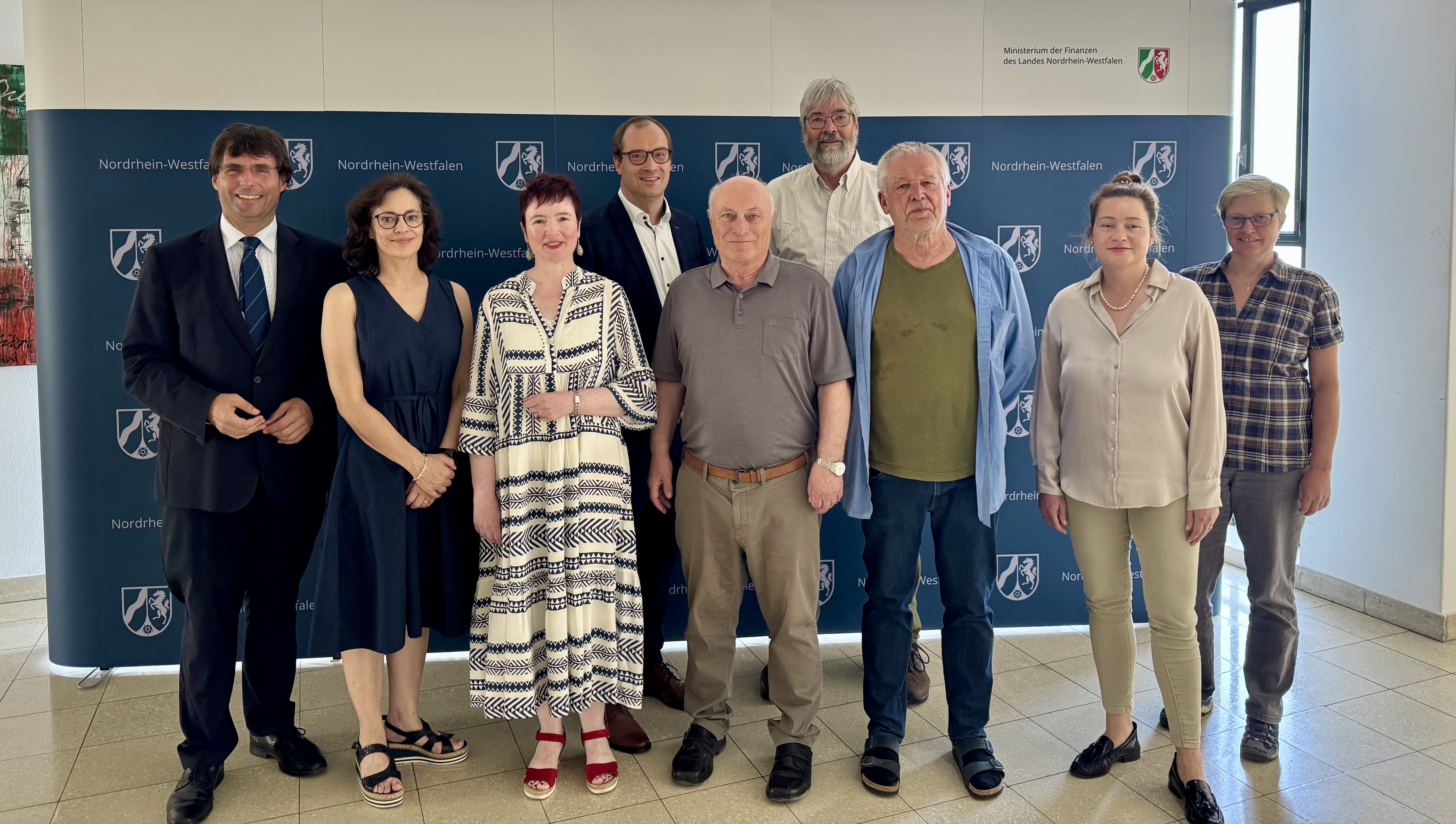 Gruppenbild von Vertreterinnen und Vertreter des Dritten Sektors